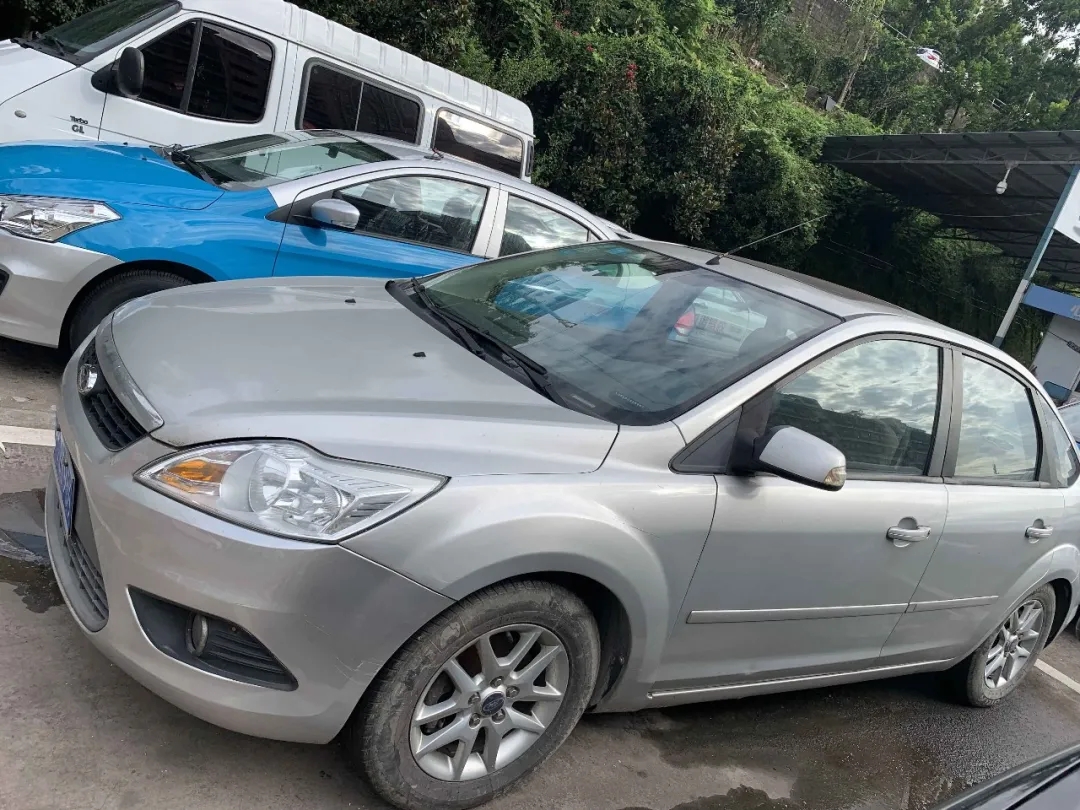 公開拍賣?？怂埂⑸虾e克牌機(jī)動(dòng)車